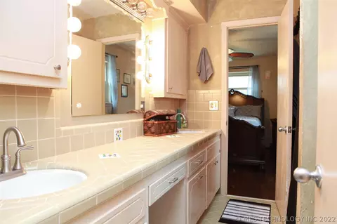 4336 E 72nd St, Tulsa, OK 74136 photo 29
