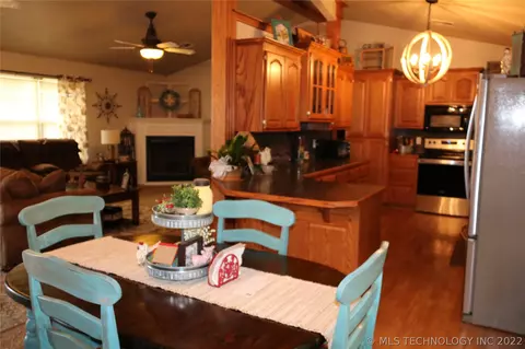 1075 Oxford Rd, Davis, OK 73030 photo 9