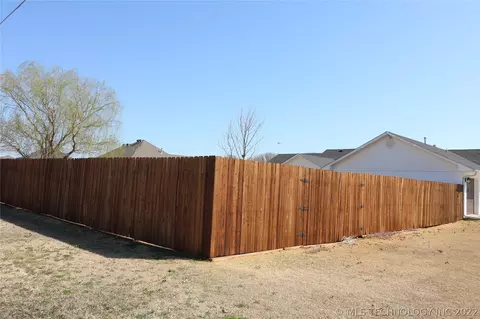 1075 Oxford Rd, Davis, OK 73030 photo 3