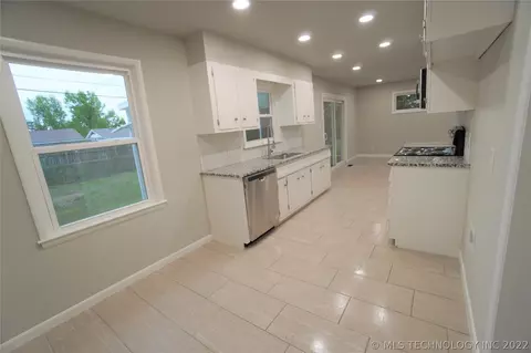 5351 E 30th Pl, Tulsa, OK 74114 photo 17