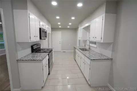5351 E 30th Pl, Tulsa, OK 74114 photo 13
