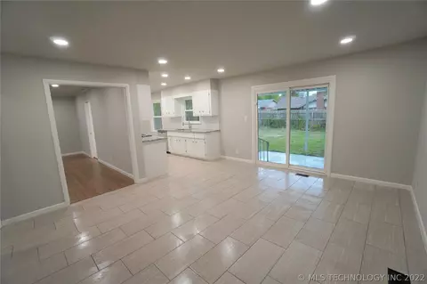 5351 E 30th Pl, Tulsa, OK 74114 photo 12