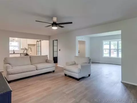 6816 E 56th St, Tulsa, OK 74145 photo 5