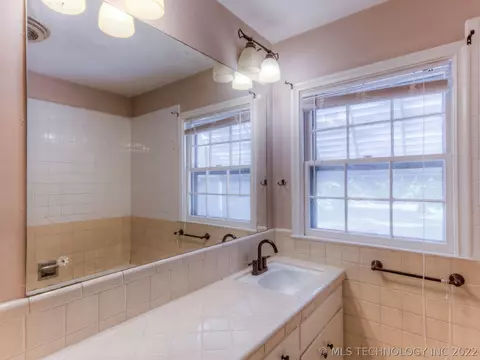 2420 E 20th St, Tulsa, OK 74104 photo 18