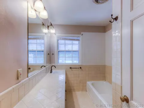 2420 E 20th St, Tulsa, OK 74104 photo 17
