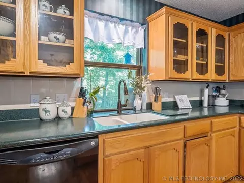3452 E 75th Pl, Tulsa, OK 74136 photo 13