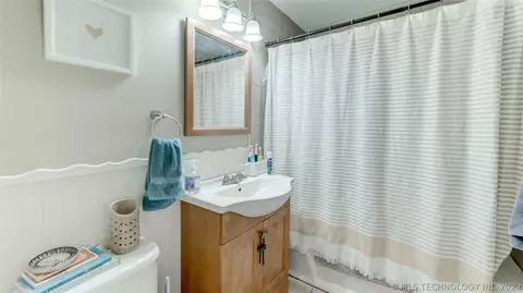 327 E 45th Pl, Tulsa, OK 74105 photo 5