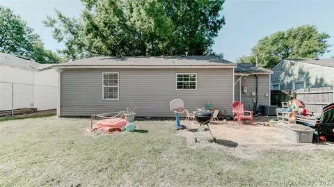 327 E 45th Pl, Tulsa, OK 74105 photo 12