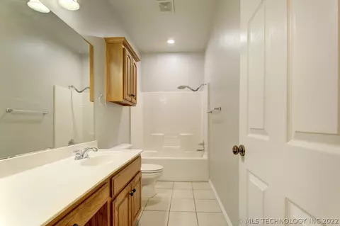 8124 E 74th Ct, Tulsa, OK 74133 photo 23