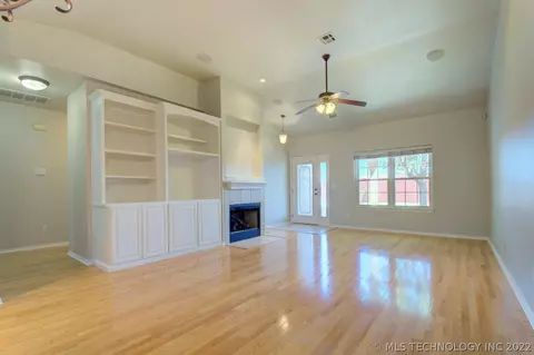8124 E 74th Ct, Tulsa, OK 74133 photo 6