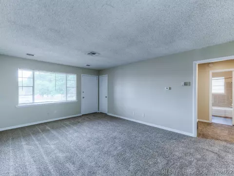 6518 E 8th St, Tulsa, OK 74112 photo 5