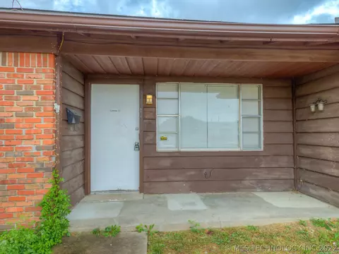 6518 E 8th St, Tulsa, OK 74112 photo 2
