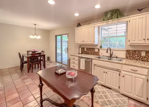 6923 E 65th St, Tulsa, OK 74133 photo 13