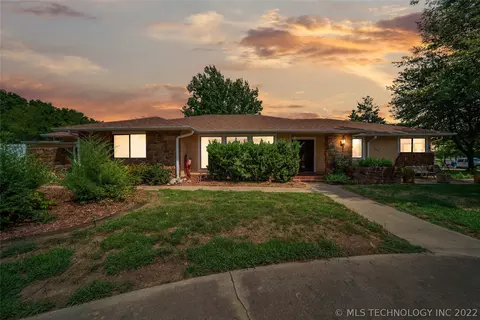 1605 Willow, Pryor, OK 74361 photo 1