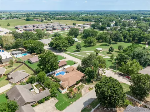 1605 Willow, Pryor, OK 74361 photo 47