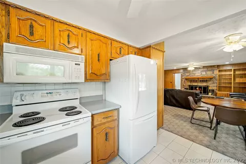 1605 Willow, Pryor, OK 74361 photo 32