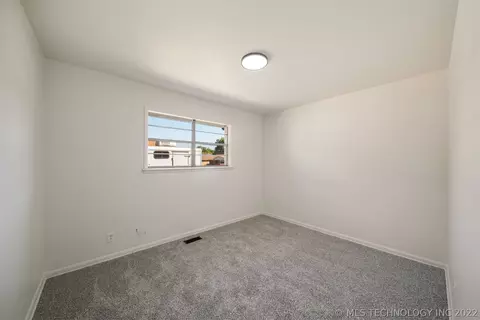 8271 E 34th St, Tulsa, OK 74145 photo 21