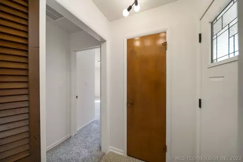 8271 E 34th St, Tulsa, OK 74145 photo 5
