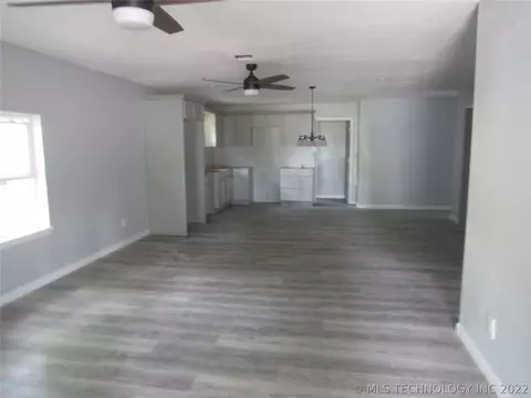 904 E Spaulding, Checotah, OK 74426 photo 6