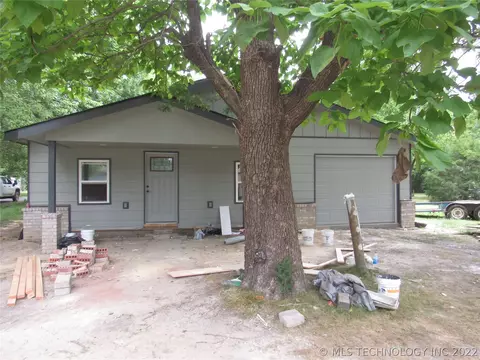 904 E Spaulding, Checotah, OK 74426 photo 2