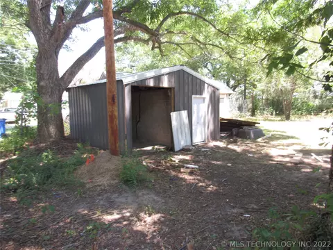 904 E Spaulding, Checotah, OK 74426 photo 49
