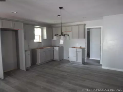 904 E Spaulding, Checotah, OK 74426 photo 14