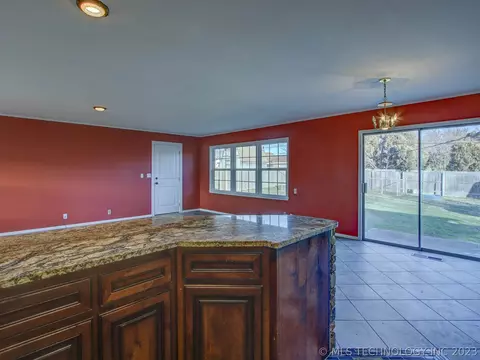 7521 E 26th Ct, Tulsa, OK 74129 photo 13