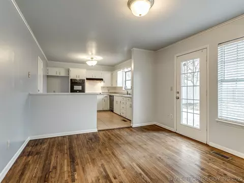6735 E 29th St, Tulsa, OK 74129 photo 8