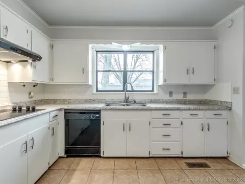 6735 E 29th St, Tulsa, OK 74129 photo 10