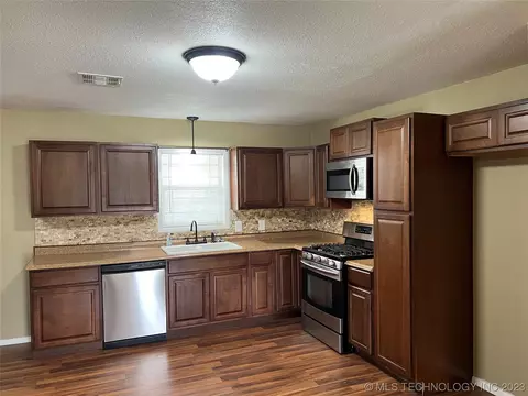 1420 E Nancy, Ada, OK 74820 photo 5
