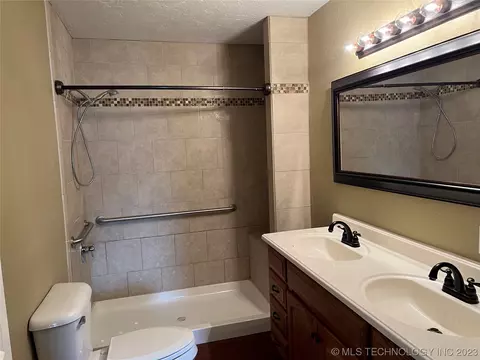 1420 E Nancy, Ada, OK 74820 photo 7