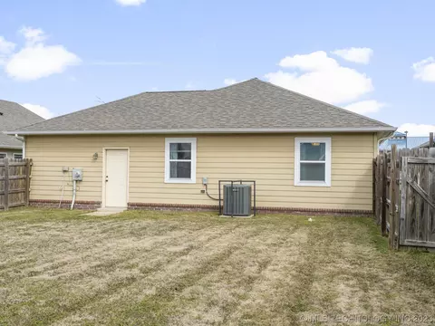 2522 E 5th Pl, Tulsa, OK 74104 photo 24