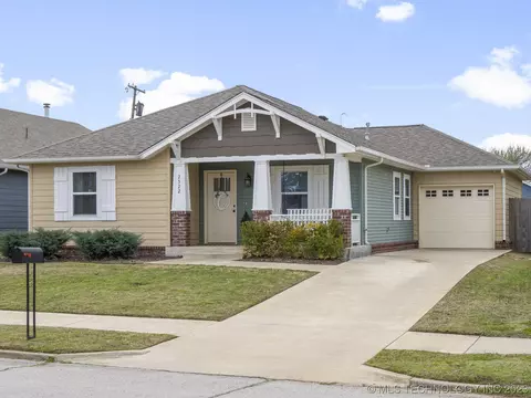 2522 E 5th Pl, Tulsa, OK 74104 photo 2