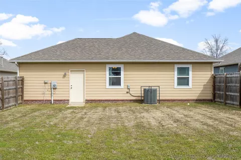 2522 E 5th Pl, Tulsa, OK 74104 photo 32
