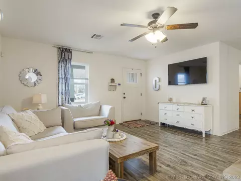 2522 E 5th Pl, Tulsa, OK 74104 photo 8
