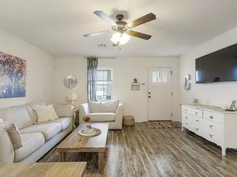 2522 E 5th Pl, Tulsa, OK 74104 photo 5