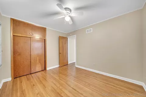 1542 E 49th St, Tulsa, OK 74105 photo 18