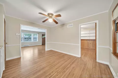 1542 E 49th St, Tulsa, OK 74105 photo 8