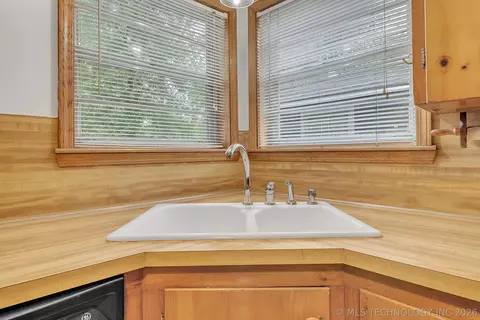 1542 E 49th St, Tulsa, OK 74105 photo 11