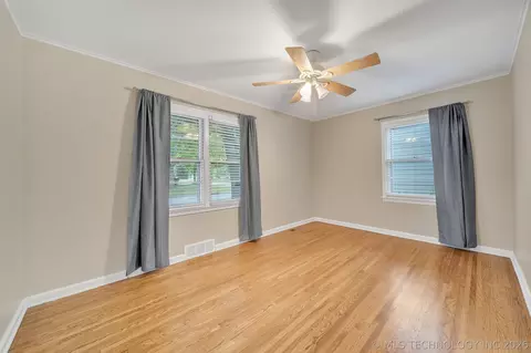 1542 E 49th St, Tulsa, OK 74105 photo 15