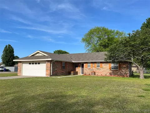 300 S County Line Rd, Allen, OK 74825