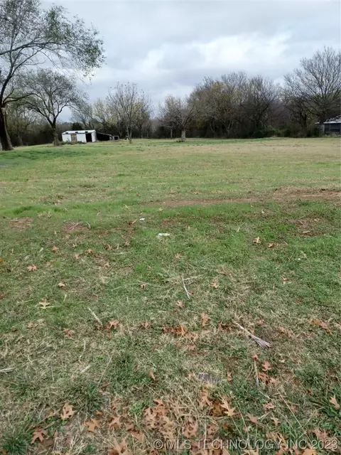 701 W North, Checotah, OK 74426 photo 4