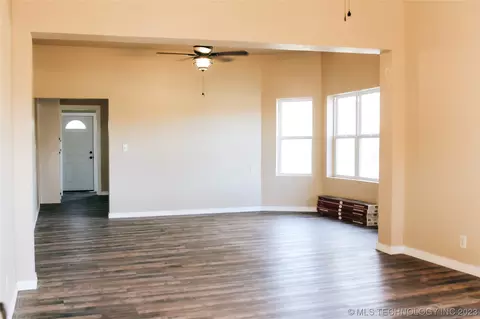 701 W North, Checotah, OK 74426 photo 8