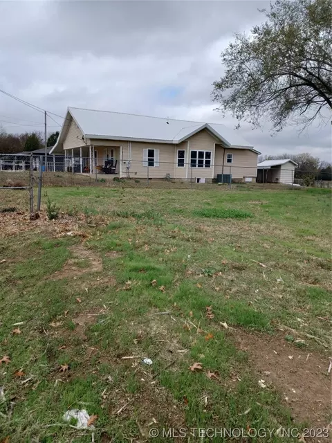 701 W North, Checotah, OK 74426 photo 3