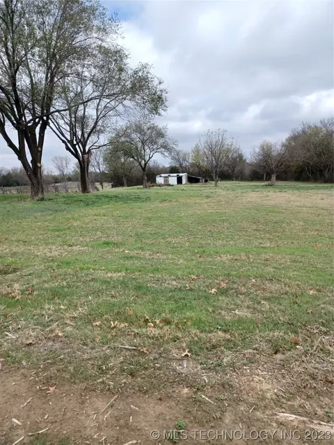 701 W North, Checotah, OK 74426 photo 2