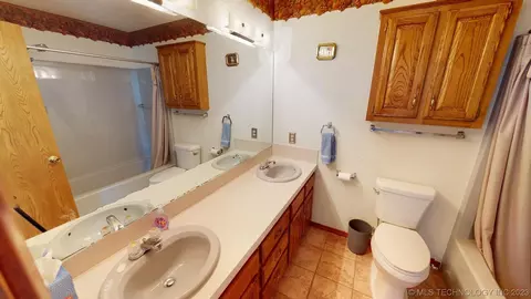 1301 E 13th St, Okmulgee, OK 74447 photo 21