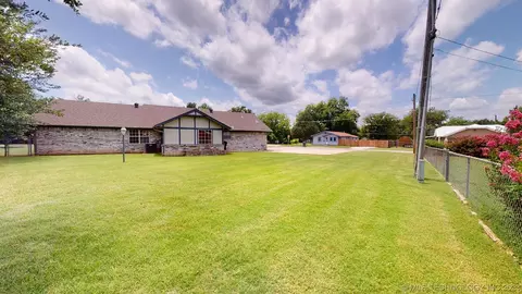 1301 E 13th St, Okmulgee, OK 74447 photo 29
