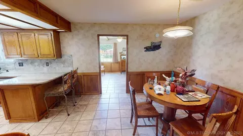 1301 E 13th St, Okmulgee, OK 74447 photo 7