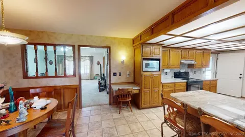 1301 E 13th St, Okmulgee, OK 74447 photo 10