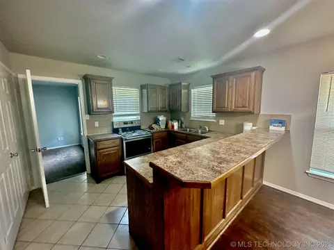 1003 N 5th, Durant, OK 74701 photo 5